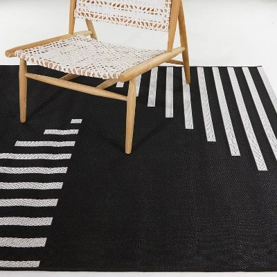 Geo Grace Indoor/Outdoor Rug - Black/White - Project 62™
