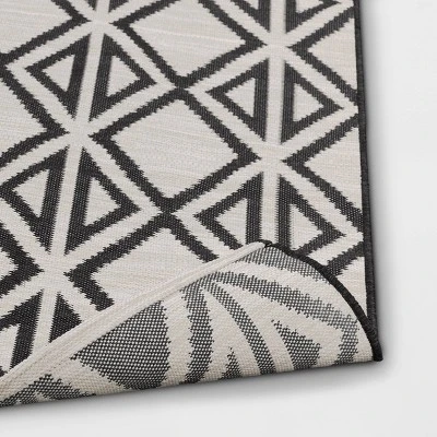 5' X 7' Outdoor Rug Diamond Black - Project 62™ - Image 2