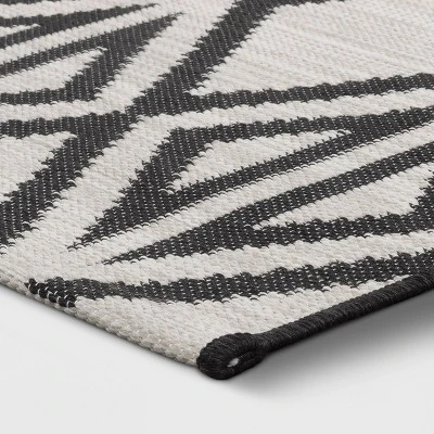 5' X 7' Outdoor Rug Diamond Black - Project 62™
